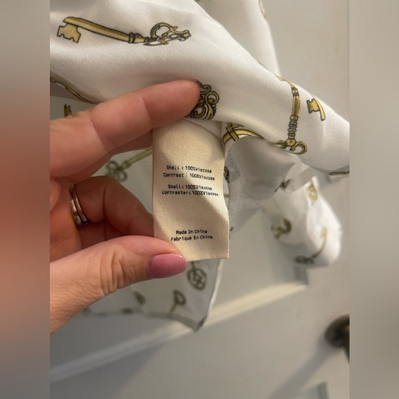 L'AGENCE Holly Key Print Blouse Size XS - Picture 3 of 4